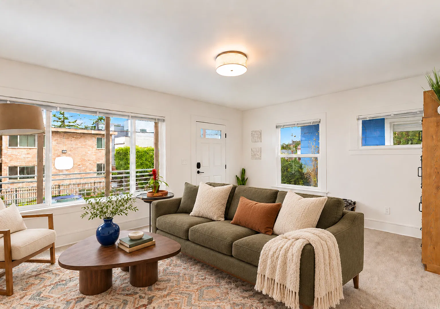 Three Bedroom Fremont Home with a Private Lower Level Suite, Fenced Yard and Driveway Parking — Photo 3