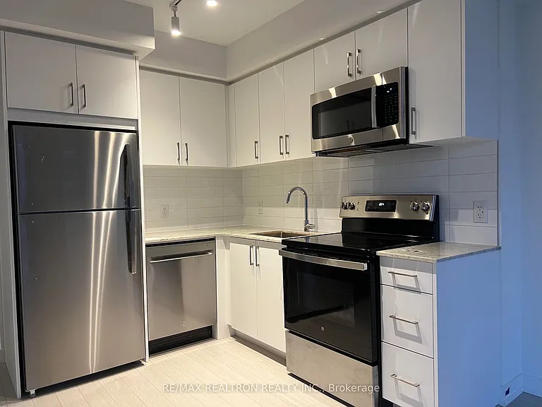 4010 Eglinton Ave W #1012 — Photo 8