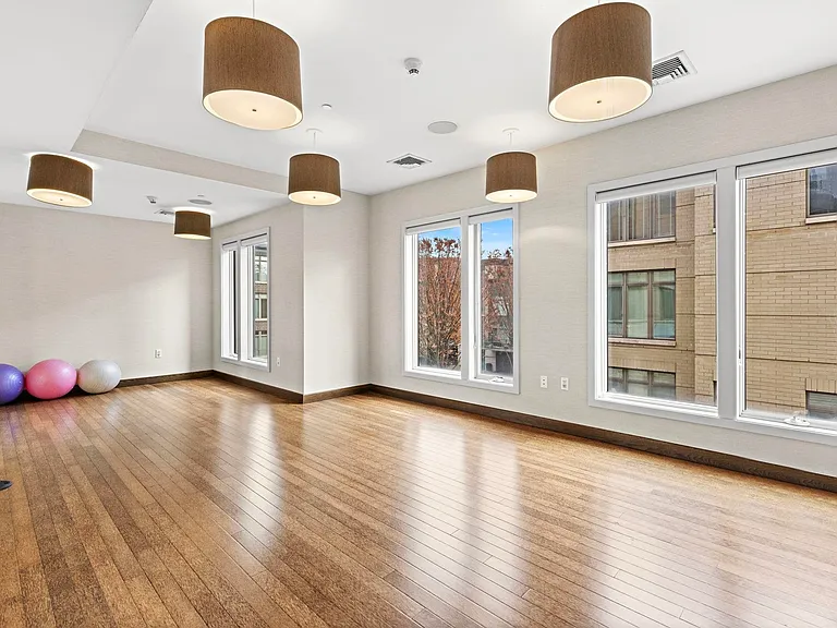 250 Henley Pl #406 — Photo 25