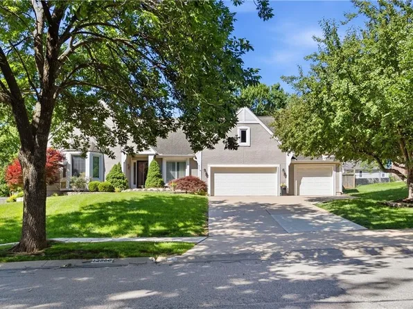 12008 Summit St, Kansas City, MO 64145