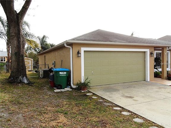 3rd image of 1918 Plumtree Dr