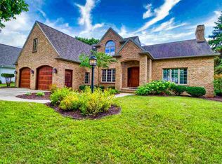 2695 Parkwood Dr, Green Bay, WI 54304