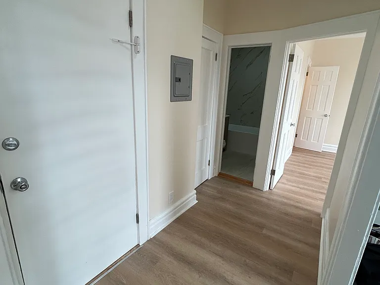 559 Chancellor Ave #2 — Photo 4