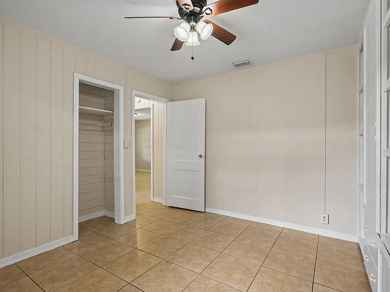 347 Lena St — Photo 12