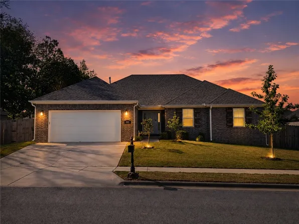 2891 S Cobalt Ave, Fayetteville, AR 72701