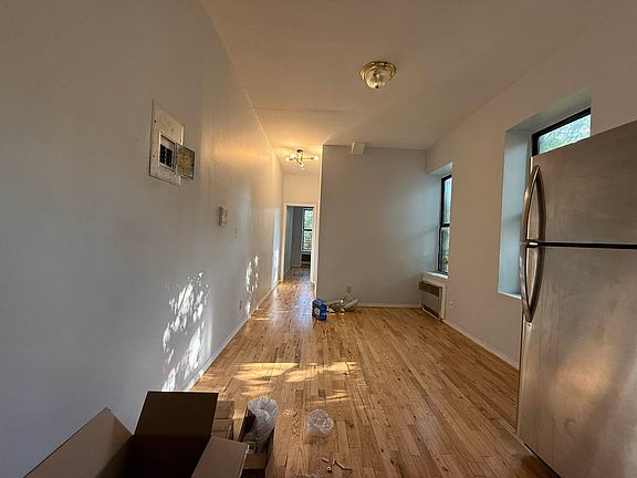 4th image of 1656 Saint Johns Pl #2C