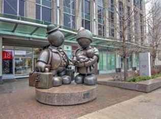 18 Yonge St #814, Toronto, ON M5E1Z8