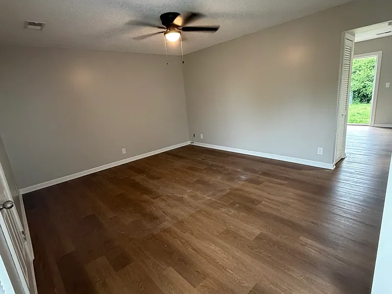116 Judy Ct — Photo 2