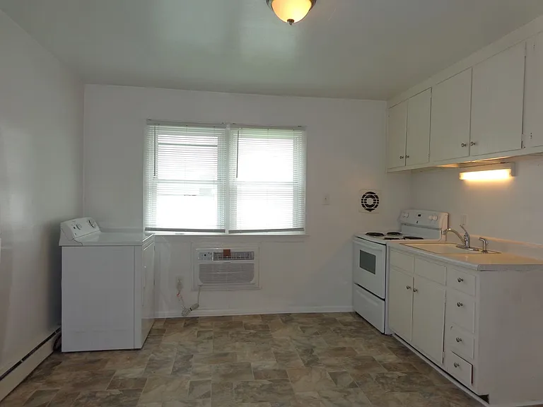 4638 Coronet Ave — Photo 5
