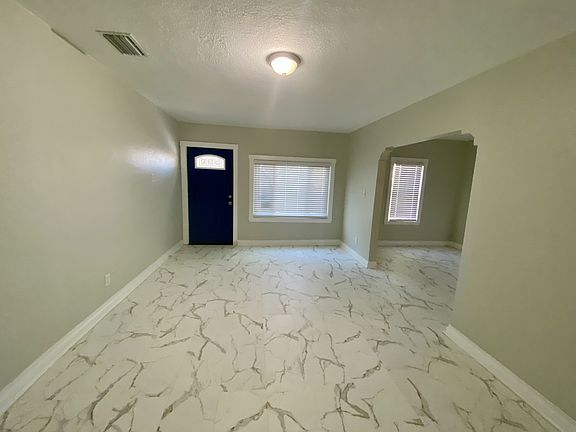 3rd image of 509 E New Orleans Ave
