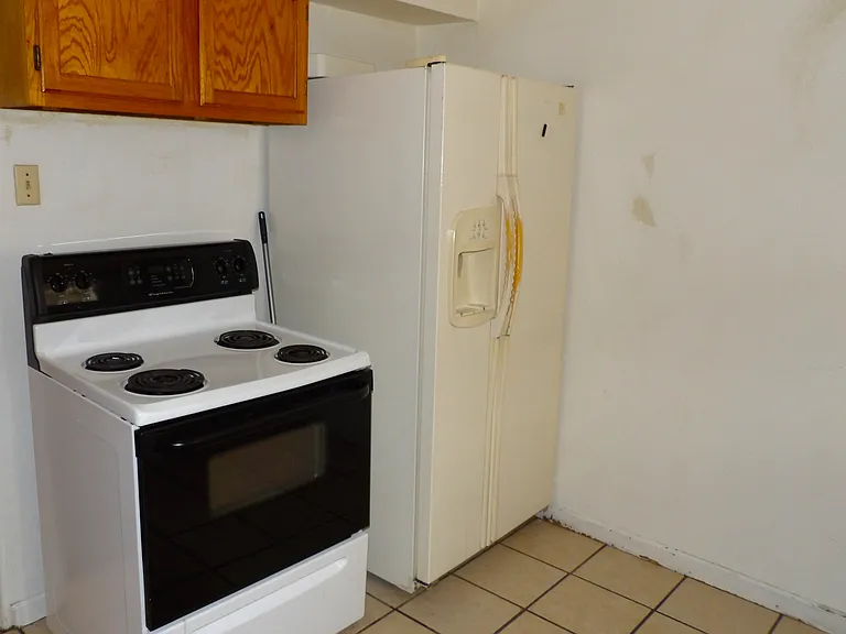 2341 NW Bell Ave — Photo 4