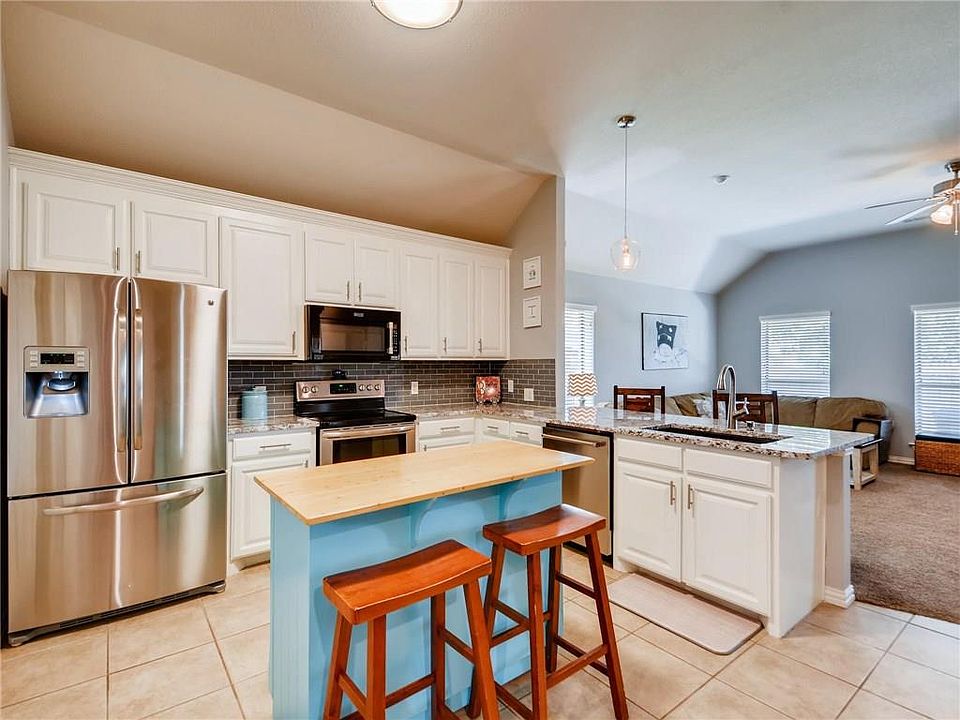 1st image of 6128 Lochmoor Dr