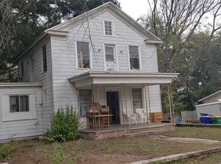 804 Magnolia Ave, Tavares, FL 32778