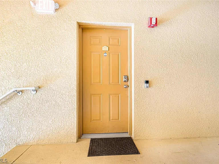 9055 Colby Dr #2213 — Photo 3