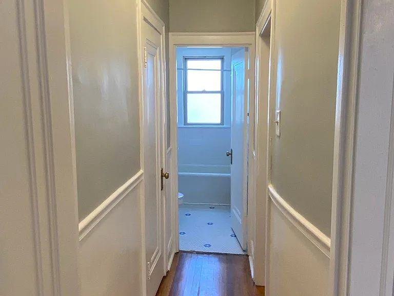 1706 N Narragansett Ave #205 — Photo 12