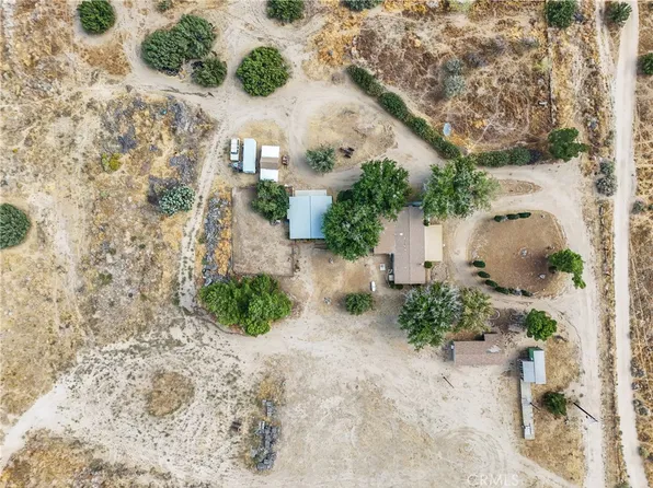 5150 Yucca Ter, Phelan, CA 92371