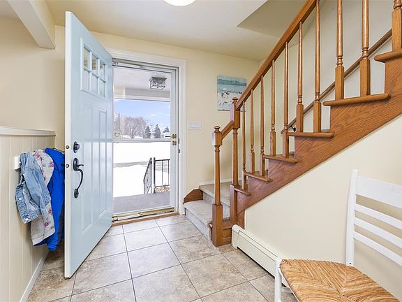 3rd image of 633 Belmont Ct
