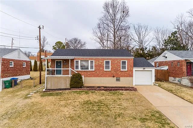 1013 Rainbow Dr photo 1