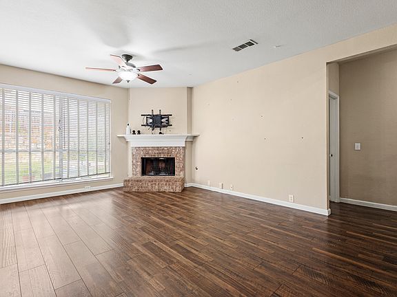 4th image of 3813 Oak Leaf Ln