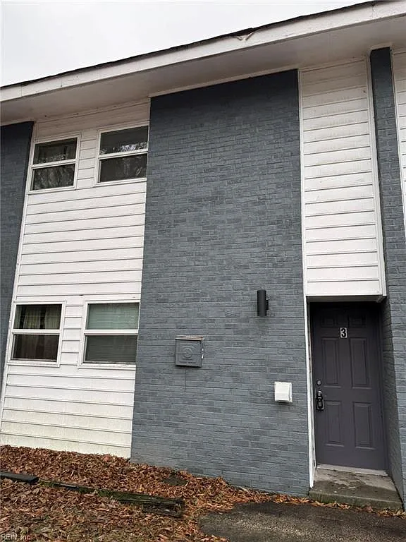 319 Main ST — Photo 1