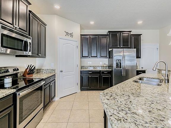 4th image of 3855 Tuckerton Dr