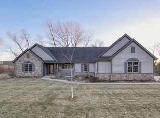 S80W23765 Parkview Dr, Big Bend, WI 53103
