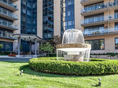 4545 Wornall Rd APT 605, Kansas City, MO, 64111