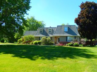 210 Thornbrook Rd, Dekalb, IL 60115