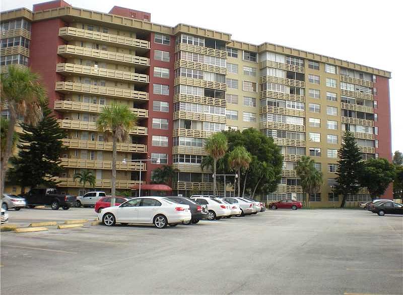 1st image of 1401 NE Miami Gardens Dr APT 886