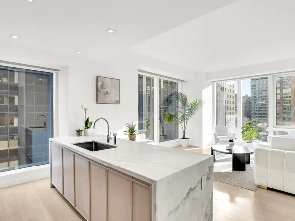 138 East 50th Street image 23 of 69