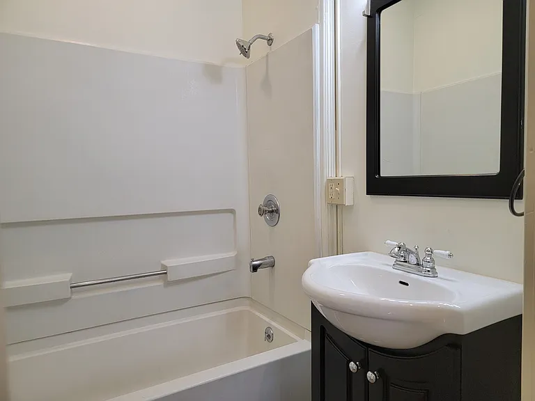 320 N Lime St #D — Photo 13