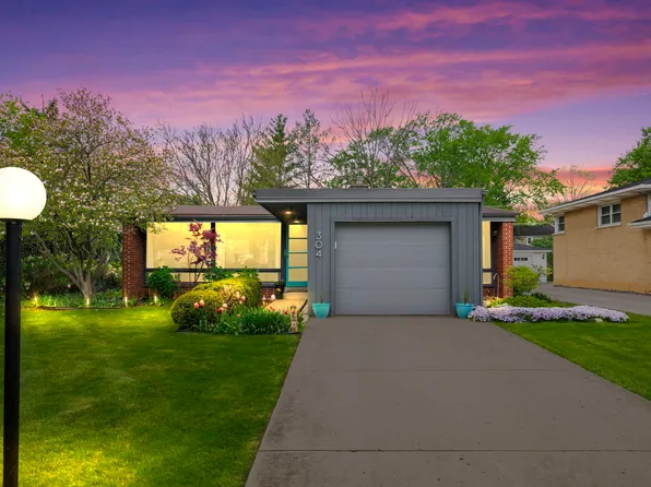304 S Mount Prospect Rd, Mount Prospect, IL 60056