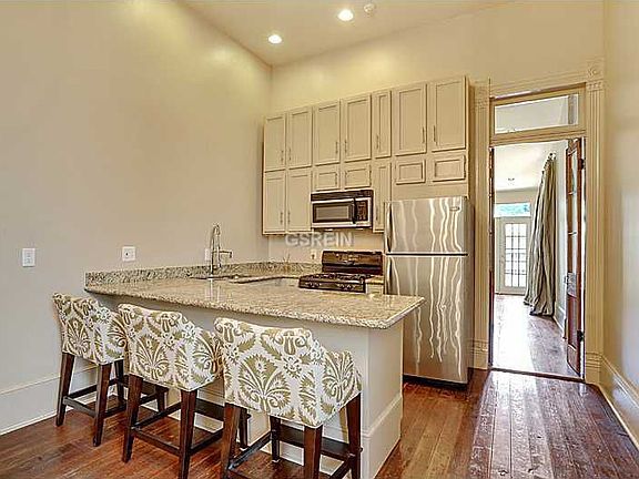 4th image of 818 Henry Clay Ave #B