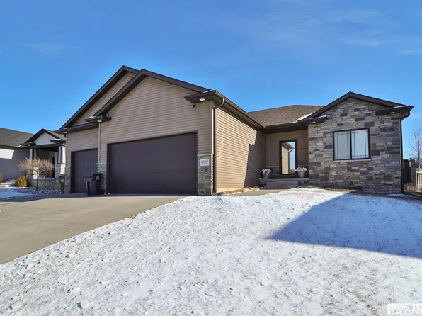 1239 W Lander Dr, Lincoln, NE 68521