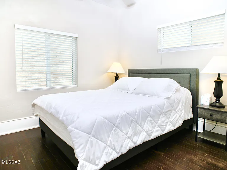 12 E University Blvd #12 — Photo 20