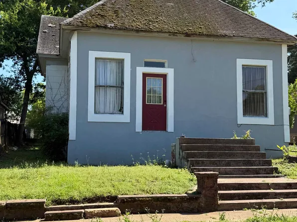 1006 E Austin St, Marshall, TX 75670