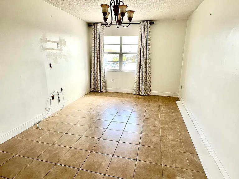4050 NW 135th St #22-1 — Photo 6