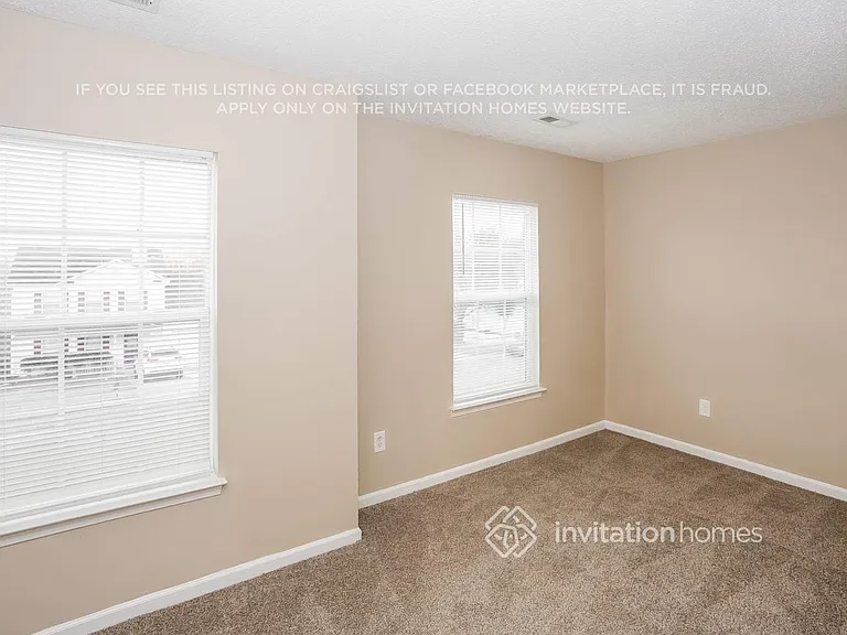 8138 Chatham Oaks Dr — Photo 12