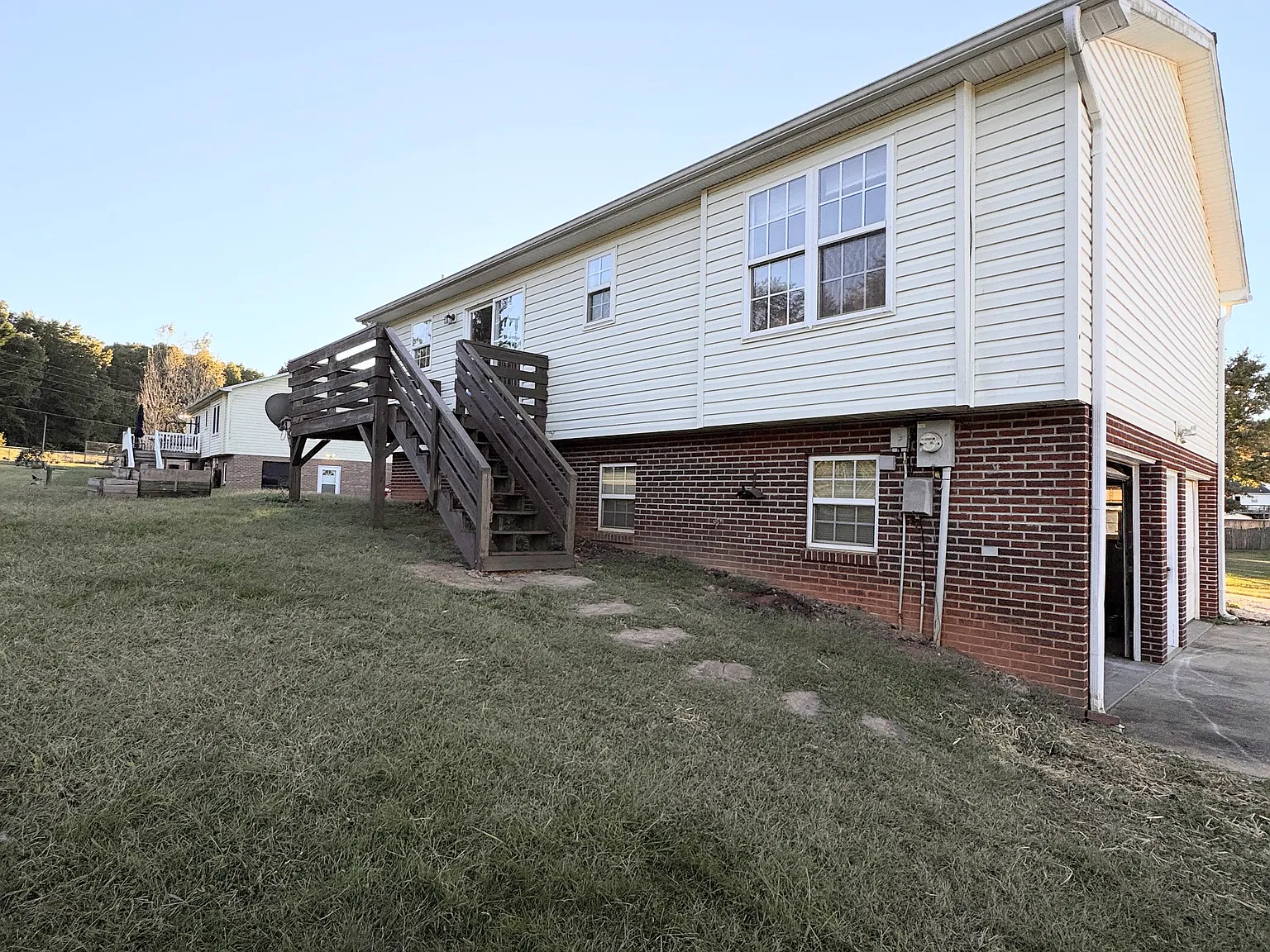 3 bed, 1141 sqft, $1,550 — Photo 2