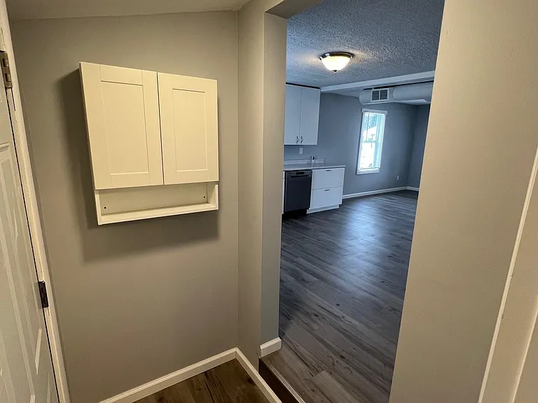 1144 Campbell St — Photo 8