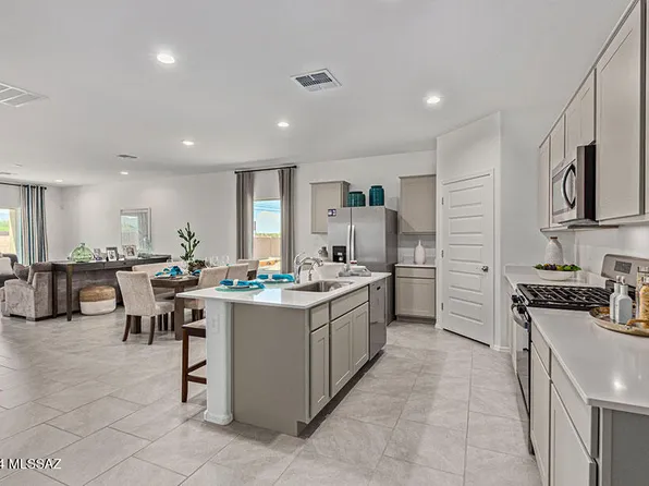 9702 E Gray Hawk Dr, Tucson, AZ 85730