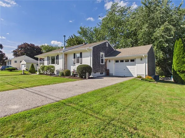 96 Lepes Rd, Tiverton, RI 02878