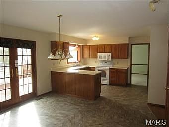 3rd image of 3045 Woodbridge Creek Dr