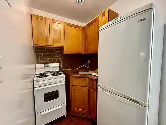 Rented by JM Preston Properties LLC | media 7