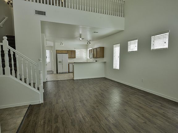 3rd image of 131 E Camino Del Abeto Ave
