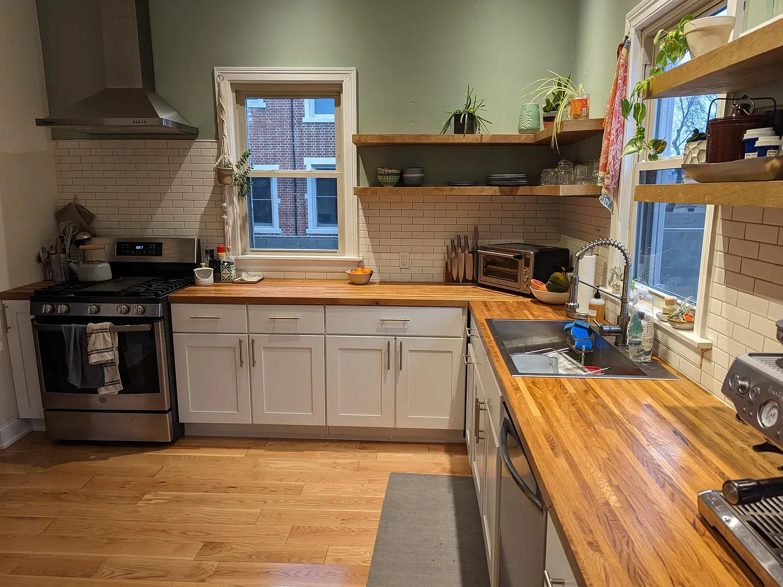 2 bed, 1100 sqft, $1,800 — Photo 4
