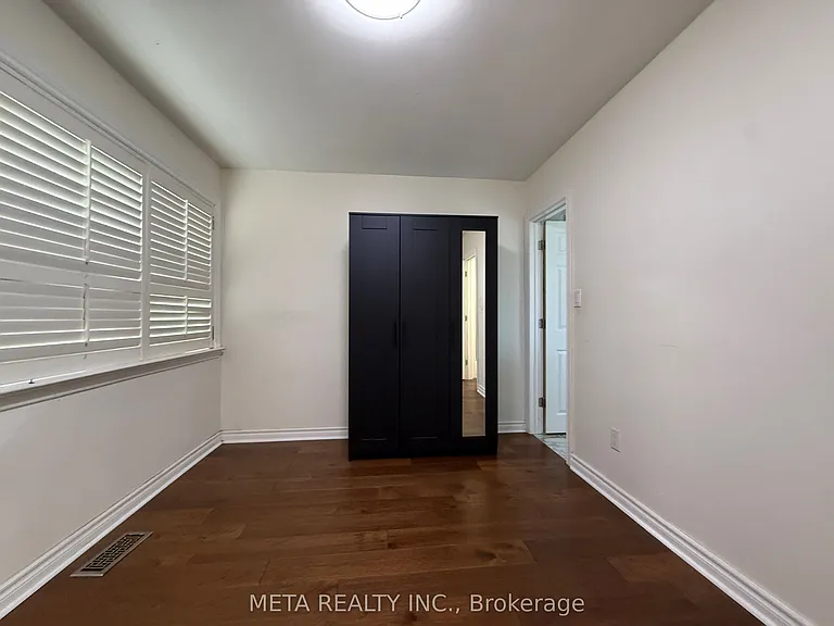 556 McCowan Rd — Photo 31