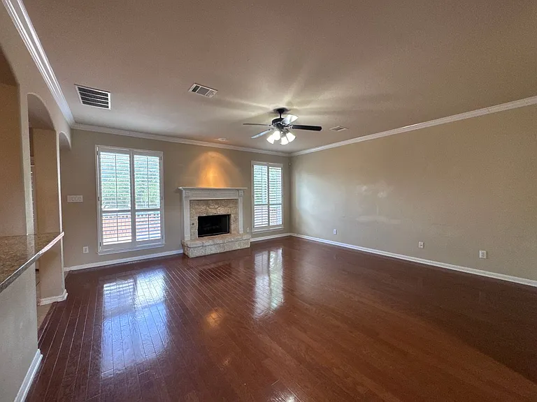8707 Roswell Rdg — Photo 11