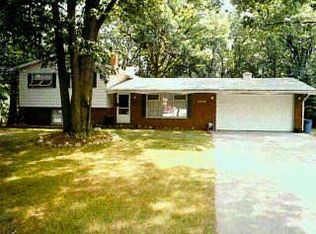 11508 Brookshire Dr, Temperance, MI 48182