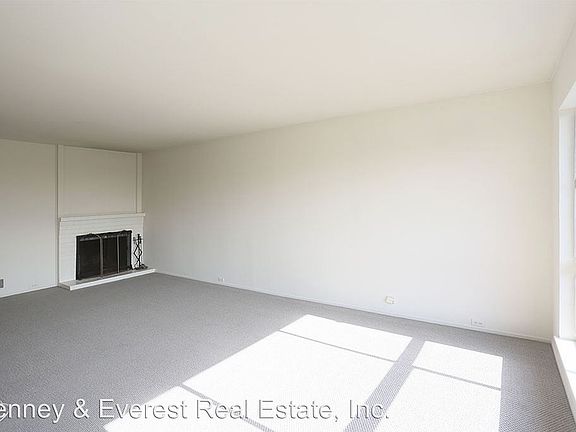 4th image of 1280 47th Ave